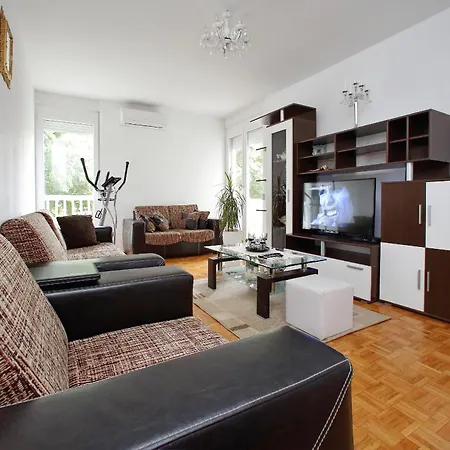 Lilic Apartment *